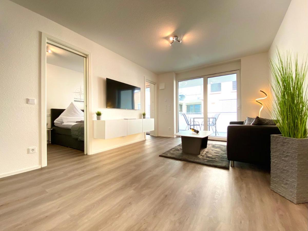 Auszeit Apartment: Lakeside Retreat with Balcony & Parking Friedrichshafen Exterior photo